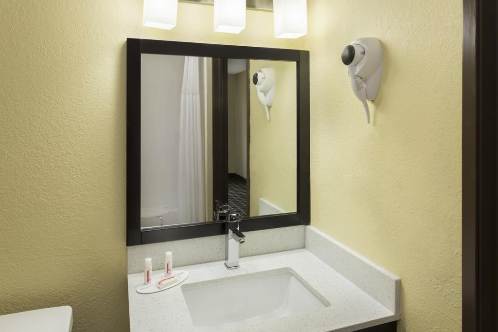 Motel Super 8 By Wyndham Marietta Extérieur photo
